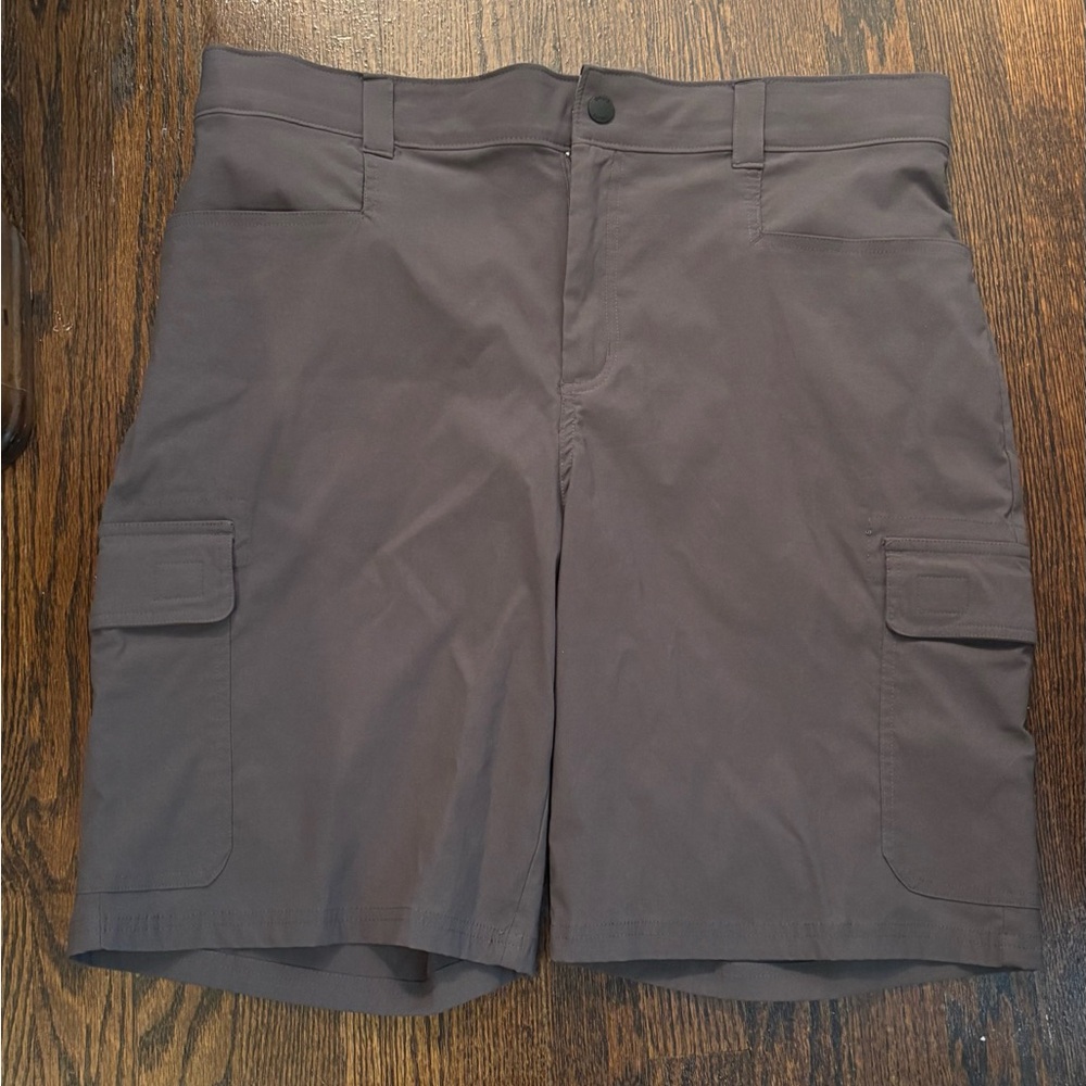 Orvis Men's Dark Gray Cargo Shorts
